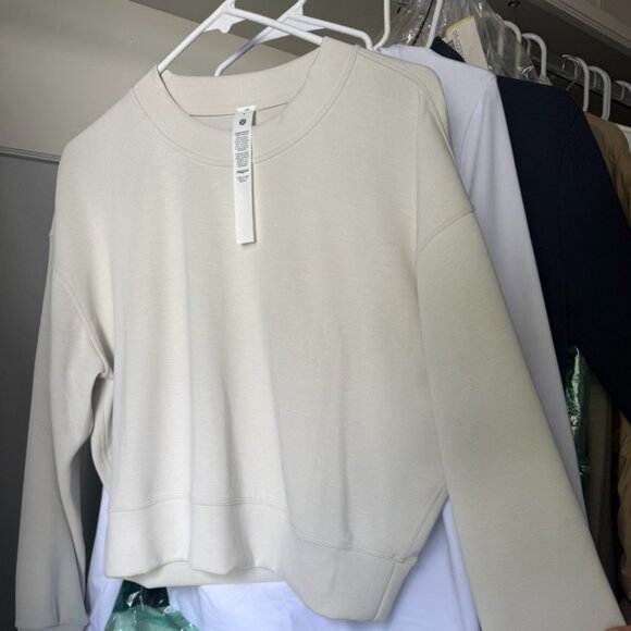 Lululemon Athletica NWOT Softstreme Perfectly Oversized Cropped Crew size 4 NEW - Picture 4 of 13